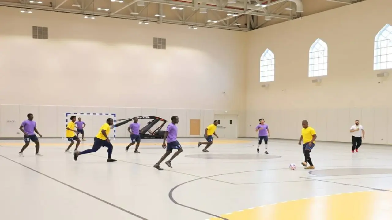 برامج صيفية جديدة في المجمع الرياضي بالجامعة القاسمية تجذب الطلبة